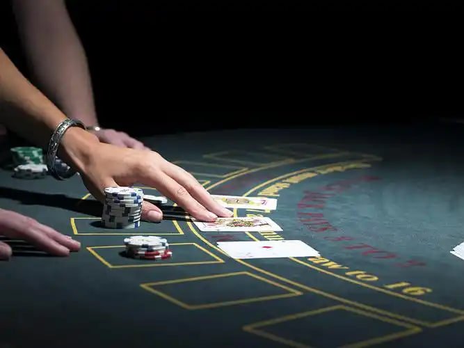 LuckySlot Online Slots ကစားနည်းလမ်းညွှန် — slot reels spin ဖြစ်နေသောမြင်ကွင်း Myanmar